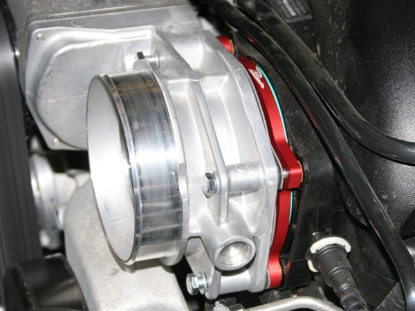 فاصل AIRAID ثروتل لـ Camaro (2010-2015) 2