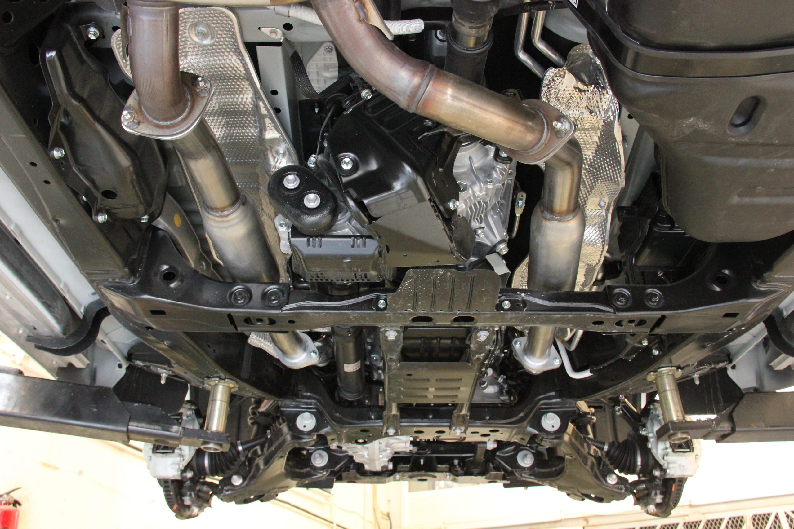 DougThorley Mid-Pipe LX 570 / LandCruiser 5.7L 2007-Up 2