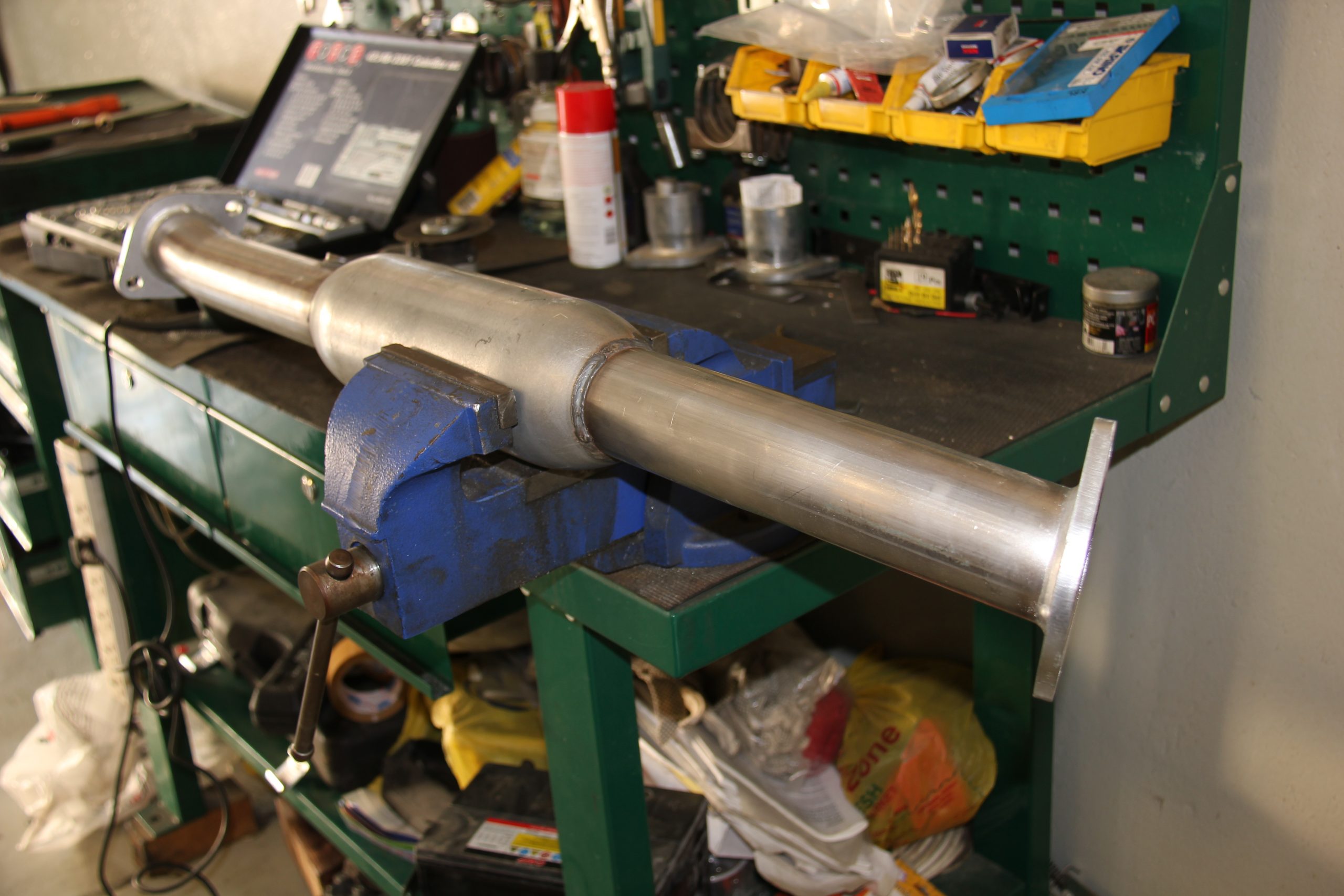 DougThorley Mid-Pipe LX 570 / LandCruiser 5.7L 2007-Up 3