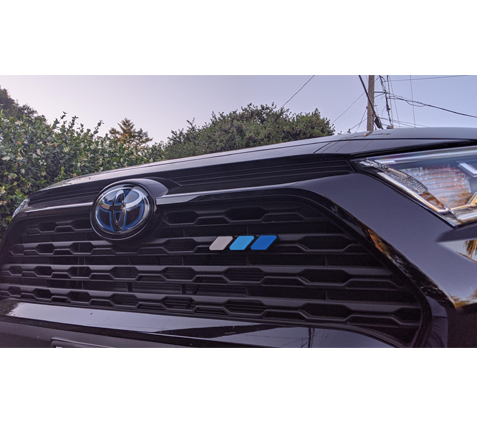 شبكة أمامية بشعار TRD ثلاثي الألوان لسيارة Toyota 3