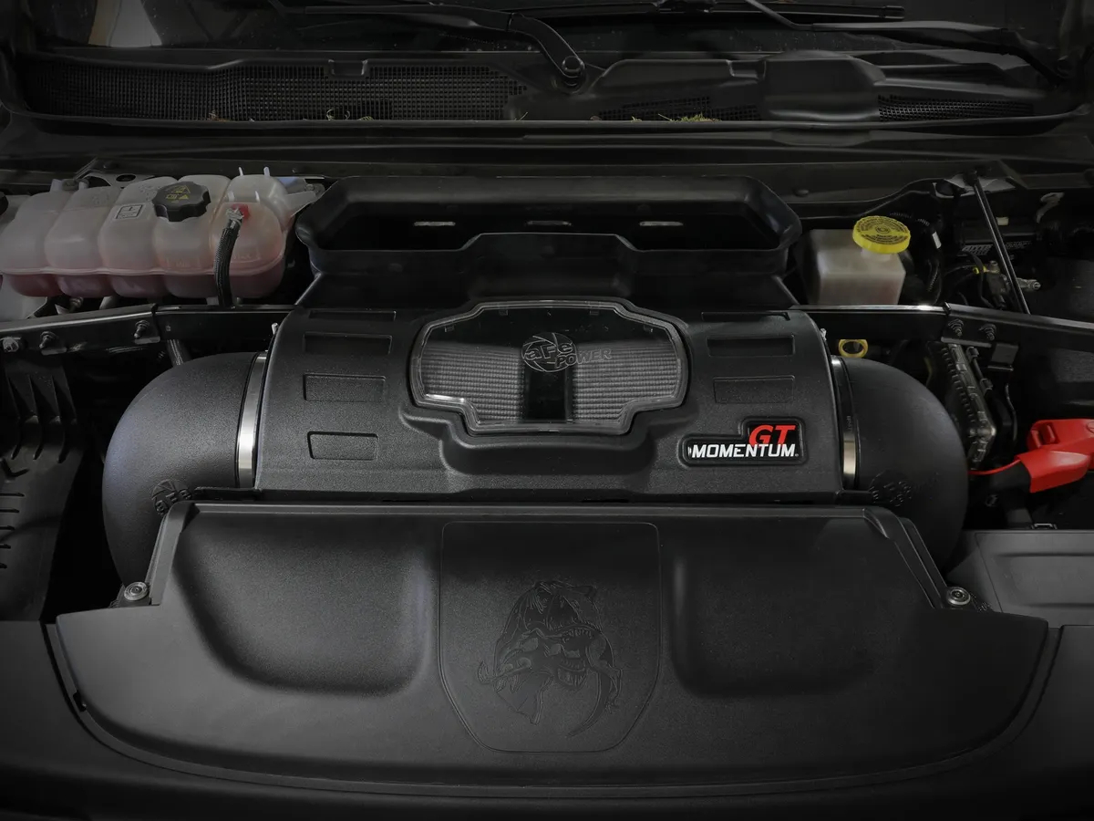 AFE Momentum GT نظام سحب هواء بارد ذاكرة الوصول العشوائي الجافة TRX 6.2L 2021-2024 (سوبرتشارجر) 3
