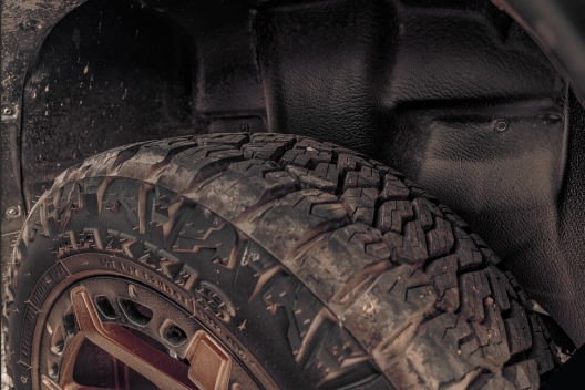 بطانة HUSKY الخلفية الداخلية جنوط لـ Ford F-150 Raptor 2021+ 5