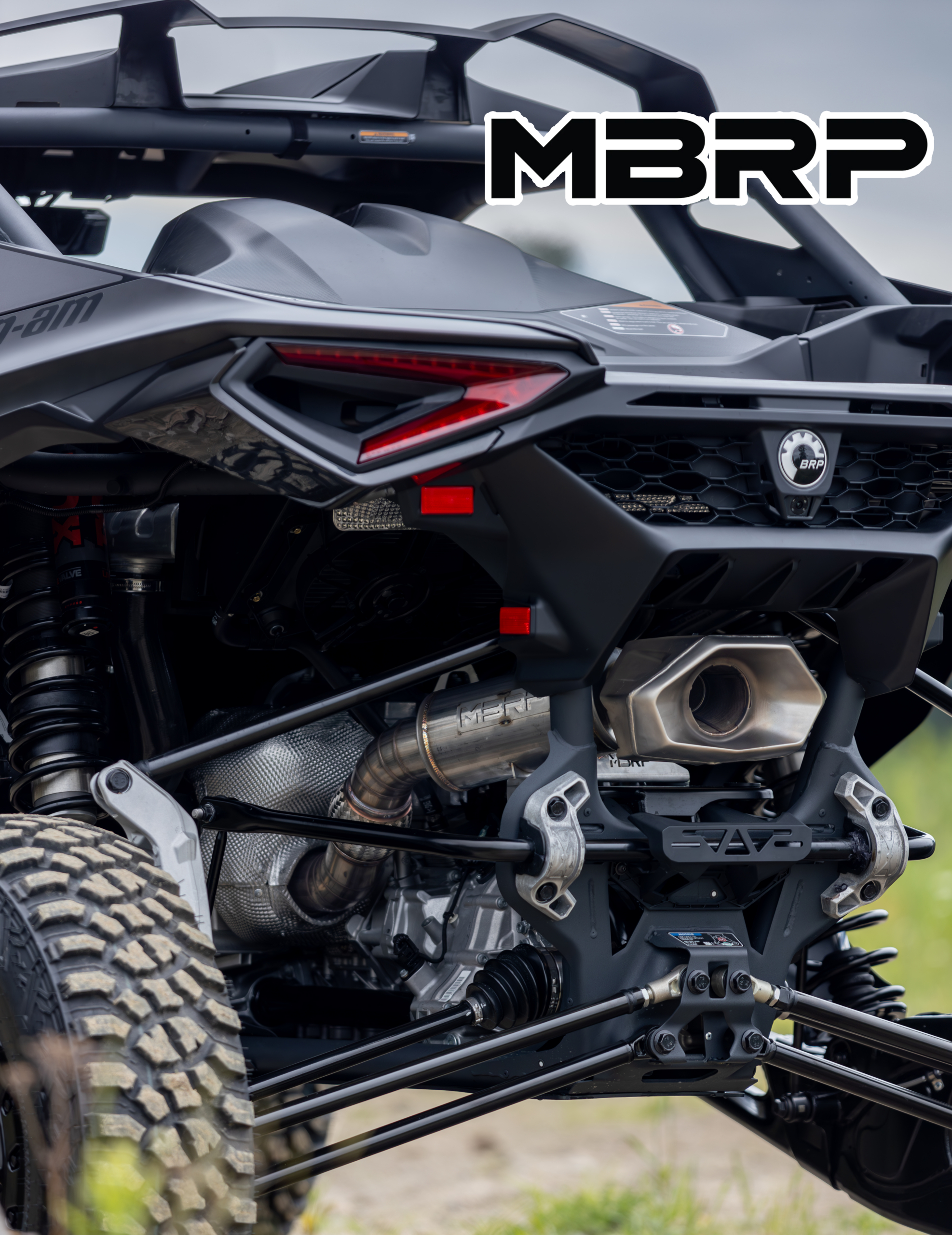 أنظمة العادم الترابية من سلسلة MBRP Performance لـ Can-Am Maverick R 2024+ 1