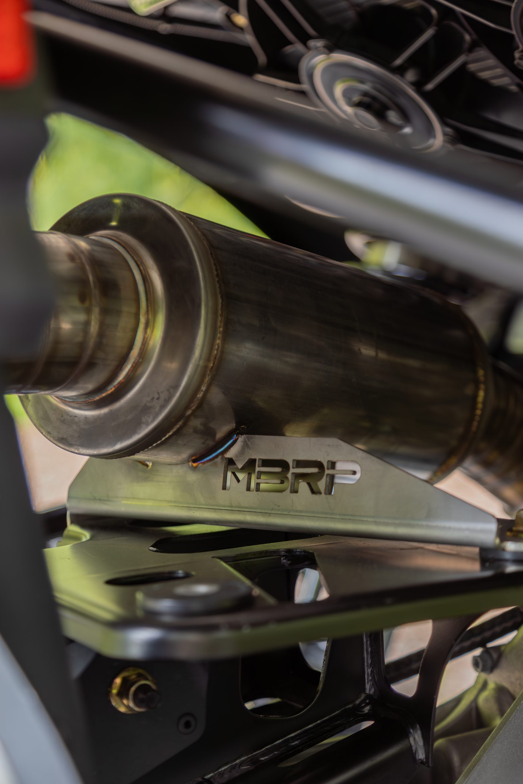 أنظمة العادم الترابية من سلسلة MBRP Performance لـ Can-Am Maverick R 2024+ 4