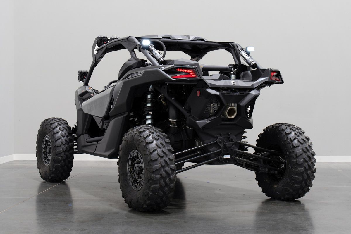 طقم تركيب الضوء العكسي لشريط DD Roll Bar لـ Can-Am Maverick X3 2017+ (واحد) 2