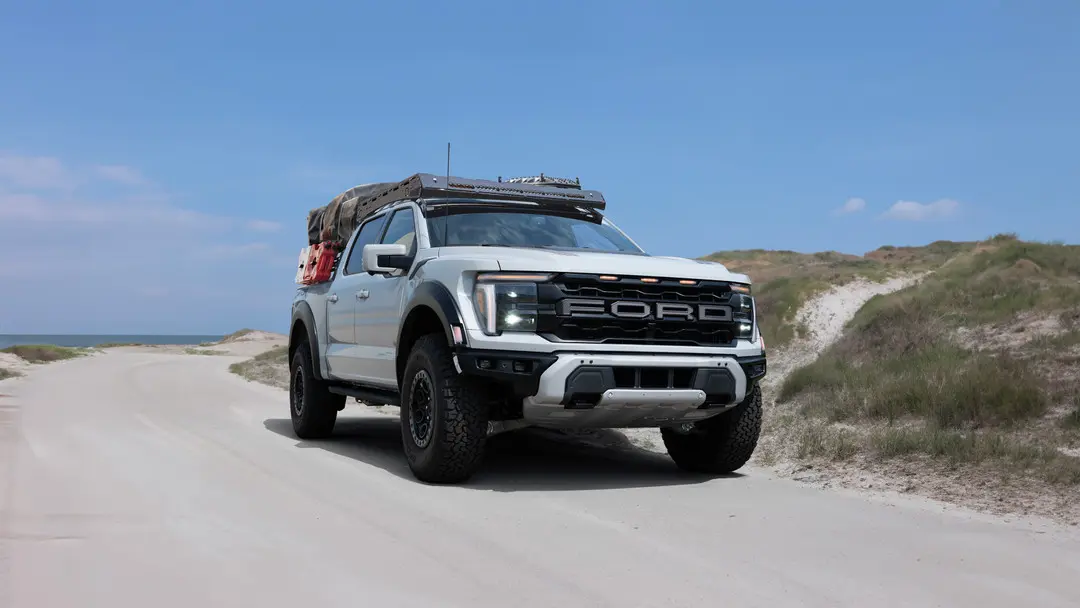 AirLift Load Lifter 5000Lbs Ultimate Air Spring Kit لـ Ford F-150 Raptor 2021+ 3