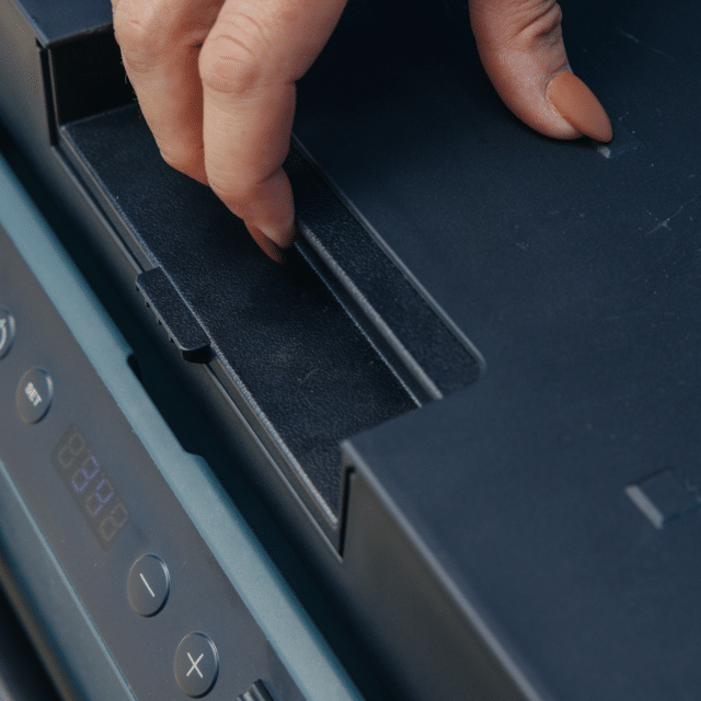 مبرد وفريزر متنقل Dometic CFX2-28 5