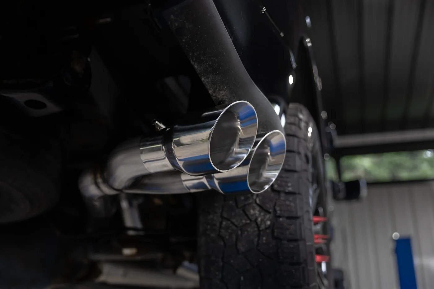 مخرج جانبي واحد من الفولاذ المقاوم للصدأ MBRP مقاس 3 بوصات عادم كات باك لـ Ford F-150 2021-2026 4